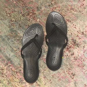 Crocs Isabella Flip Flop//Black//size 7 (Like New)